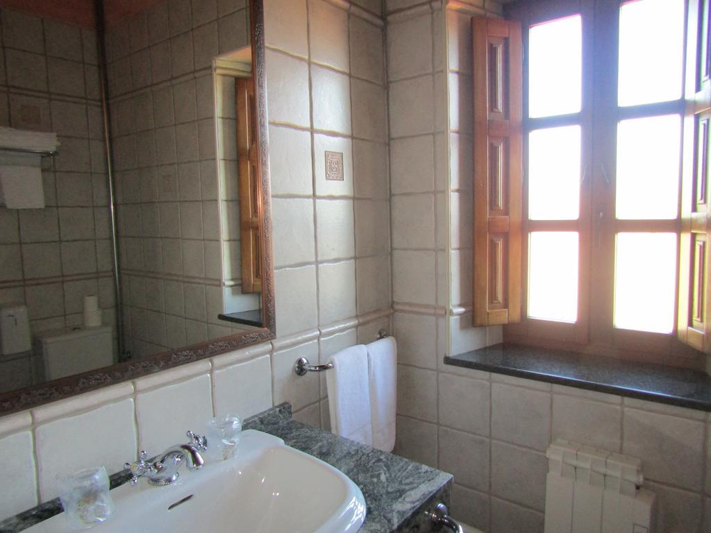 Posada La Venta De Quijas Exterior foto
