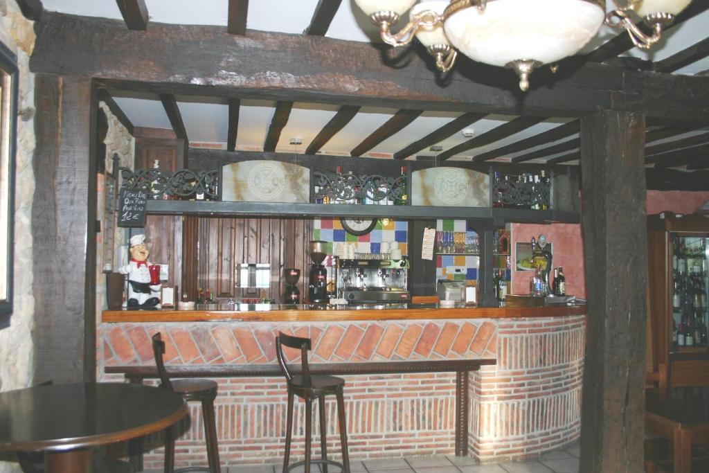 Posada La Venta De Quijas Exterior foto